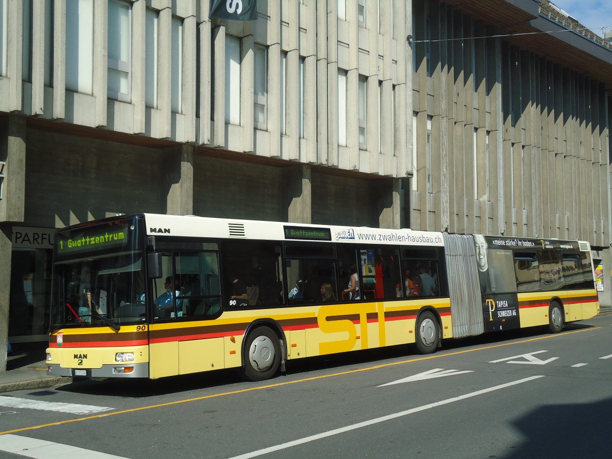 (134'831) - STI Thun - Nr. 90/BE 572'090 - MAN am 9. Juli 2011 in Thun, Marktgasse (prov. Haltestelle)