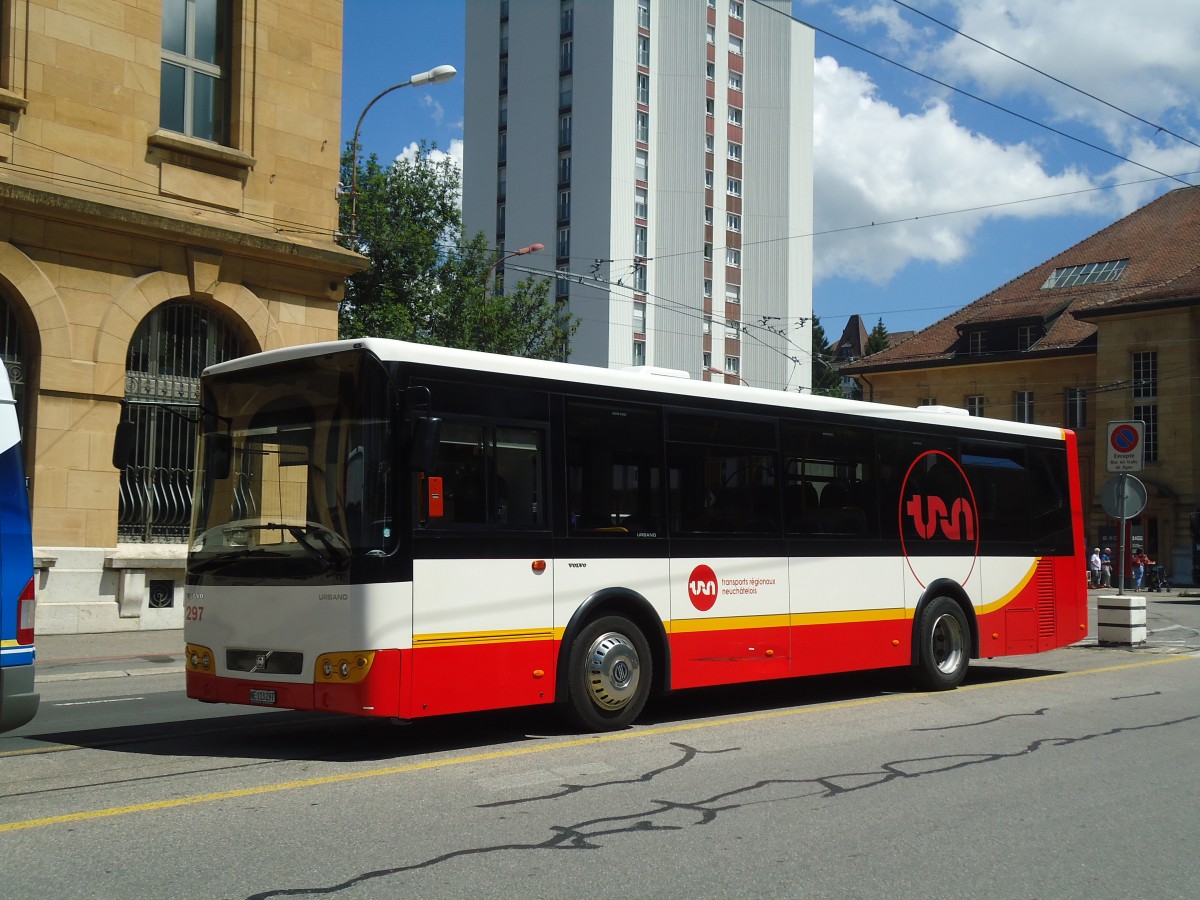 (135'018) - VR La Chaux-de-Fonds - Nr. 297/NE 113'297 - Volvo/Alfabuz am 11. Juli 2011 beim Bahnhof La Chaux-de-Fonds