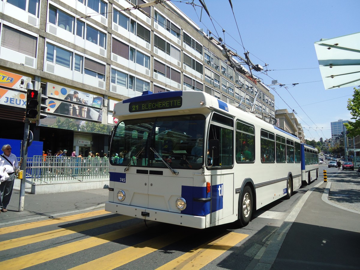 (135'106) - TL Lausanne - Nr. 745 - FBW/Hess Trolleybus am 12. Juli 2011 beim Bahnhof Lausanne