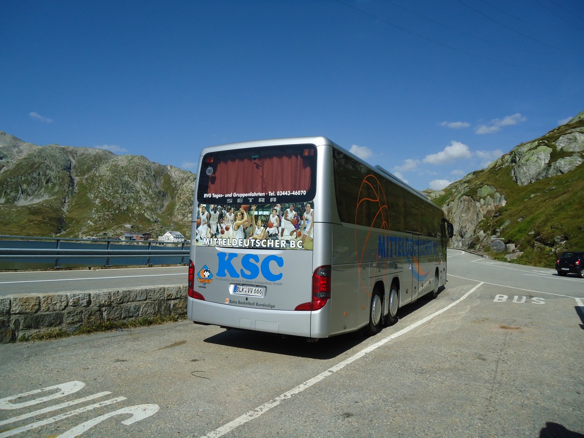 (135'683) - Aus Deutschland: Mitteldeutscher Basketball Club, Weissenfels - BLK-VV 666 - Setra am 21. August 2011 in Grimsel, Rest. Grimselblick