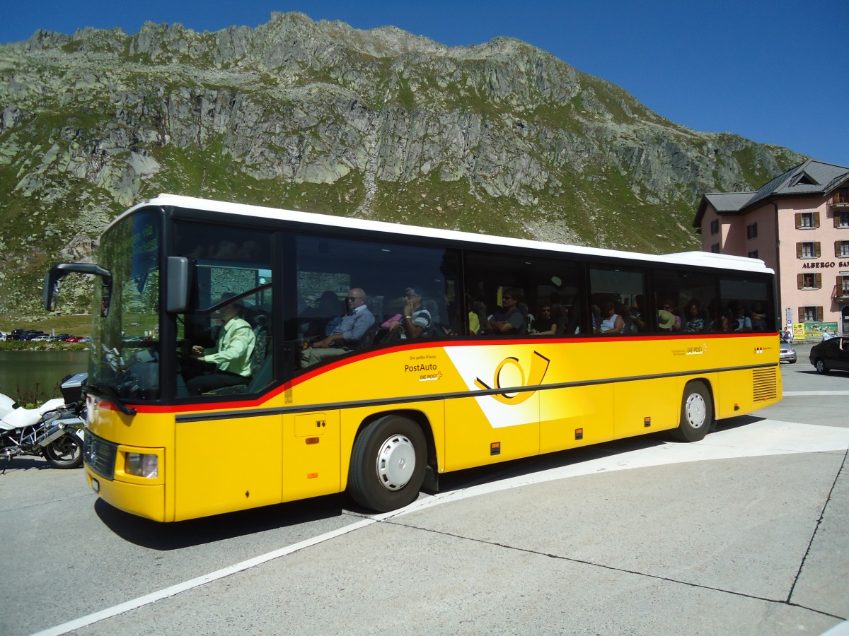 (135'725) - AVG Meiringen - Nr. 69/BE 416'769 - Mercedes am 21. August 2011 in Gotthard, Passhhe