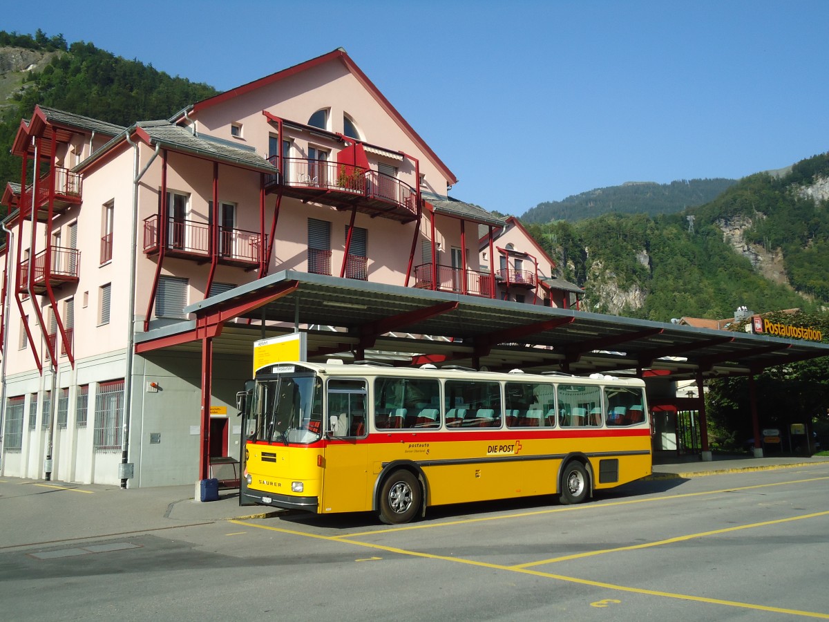 (135'752) - AVG Meiringen - Nr. 74/BE 607'481 - Saurer/R&J (ex P 24'357) am 21. August 2011 in Meiringen, Postautostation