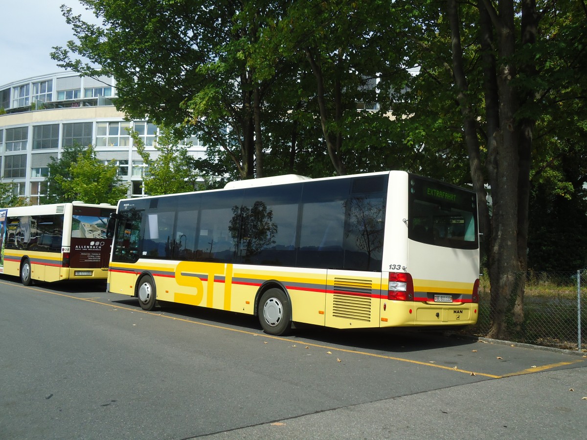 (135'872) - STI Thun - Nr. 133/BE 801'133 - MAN/Gppel am 8. September 2011 bei der Schifflndte Thun