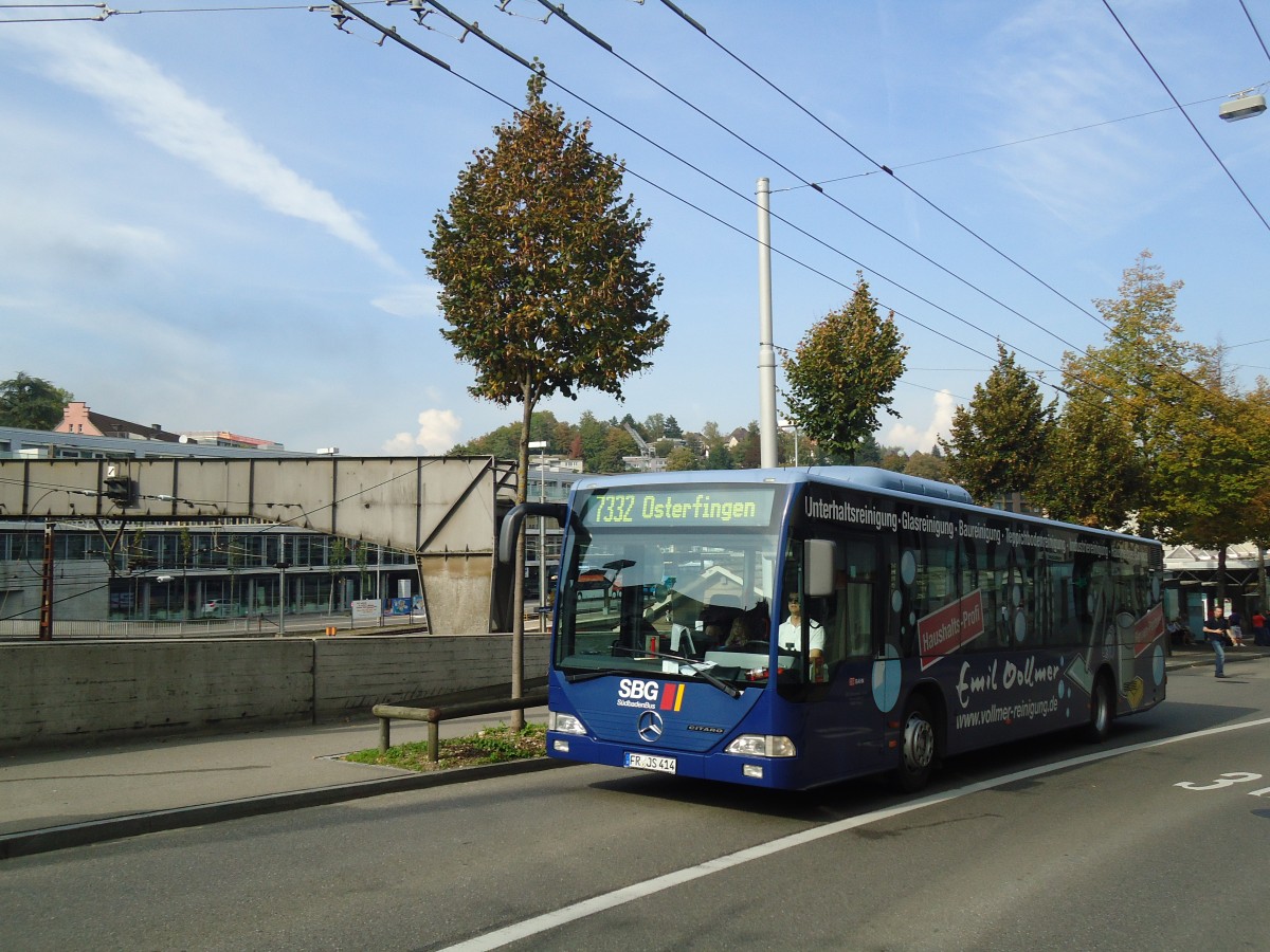 (136'199) - Aus Deutschland: SBG Freiburg - FR-JS 414 - Mercedes am 25. September 2011 beim Bahnhof Schaffhausen