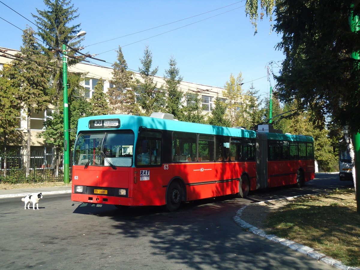 (136'364) - RAT Brasov - Nr. 63/BV 00'091 - Volvo/R&J Gelenktrolleybus (ex VB Biel/CH Nr. 63) am 4. Oktober 2011 in Brasov, Rulmentul