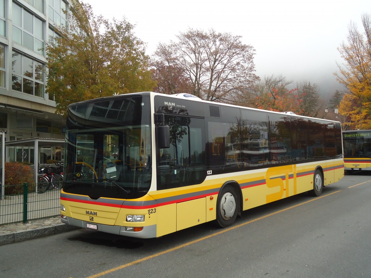 (136'721) - STI Thun - Nr. 123/BE 700'123 - MAN am 11. November 2011 bei der Schifflndte Thun