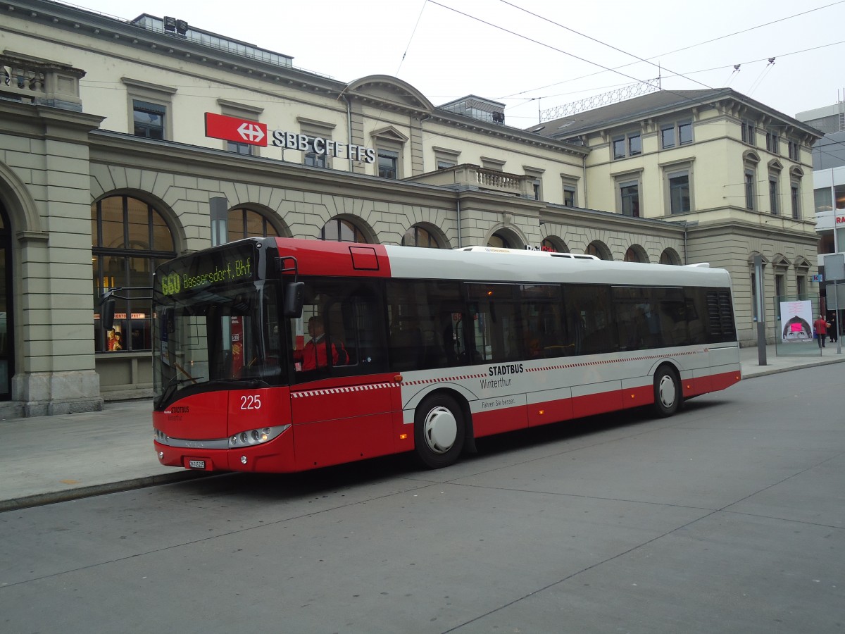 (136'966) - SW Winterthur - Nr. 225/ZH 745'225 - Solaris am 24. November 2011 beim Hauptbahnhof Winterthur