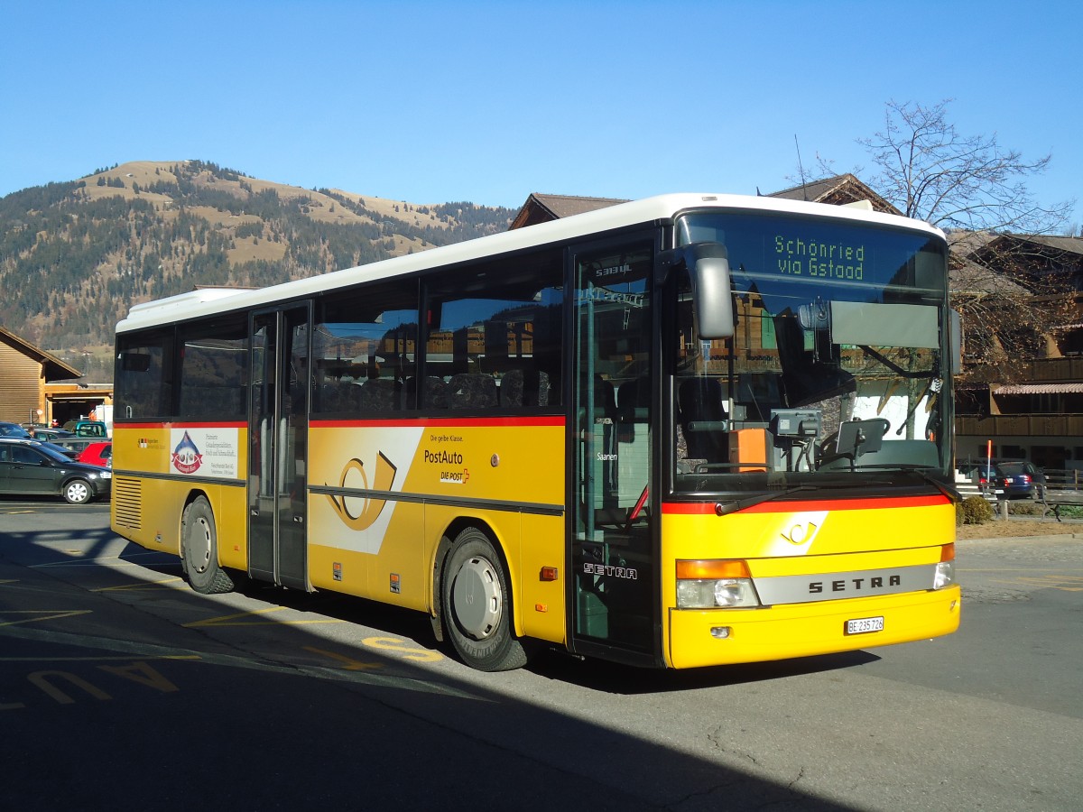 (137'002) - Kbli, Gstaad - BE 235'726 - Setra am 25. November 2011 beim Bahnhof Gstaad