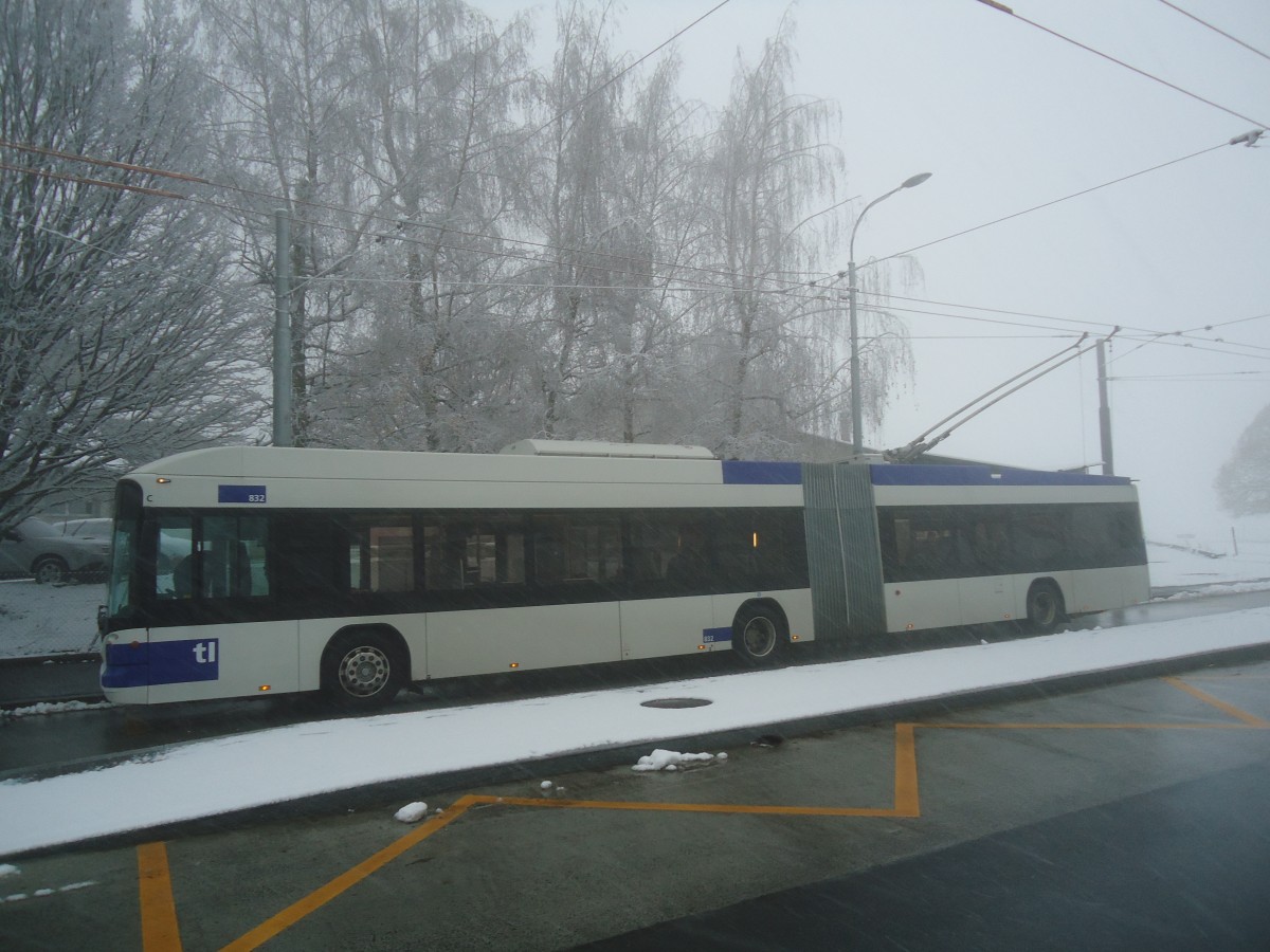 (137'279) - TL Lausanne - Nr. 832 - Hess/Hess Gelenktrolleybus am 18. Dezember 2011 in Le Mont, Grand-Mont