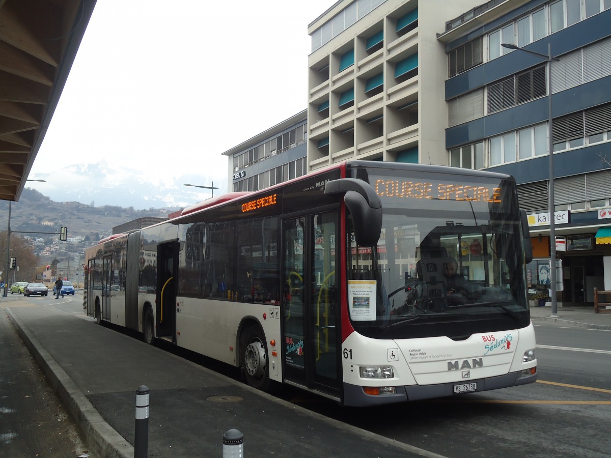 (137'781) - Lathion, Sion - Nr. 61/VS 26'738 - MAN am 19. Februar 2012 beim Bahnhof Sion