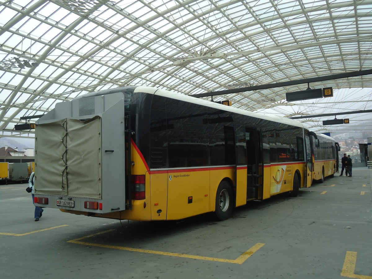 (137'882) - PostAuto Graubnden - GR 162'983 - MAN am 5. Mrz 2012 in Chur, Postautostation