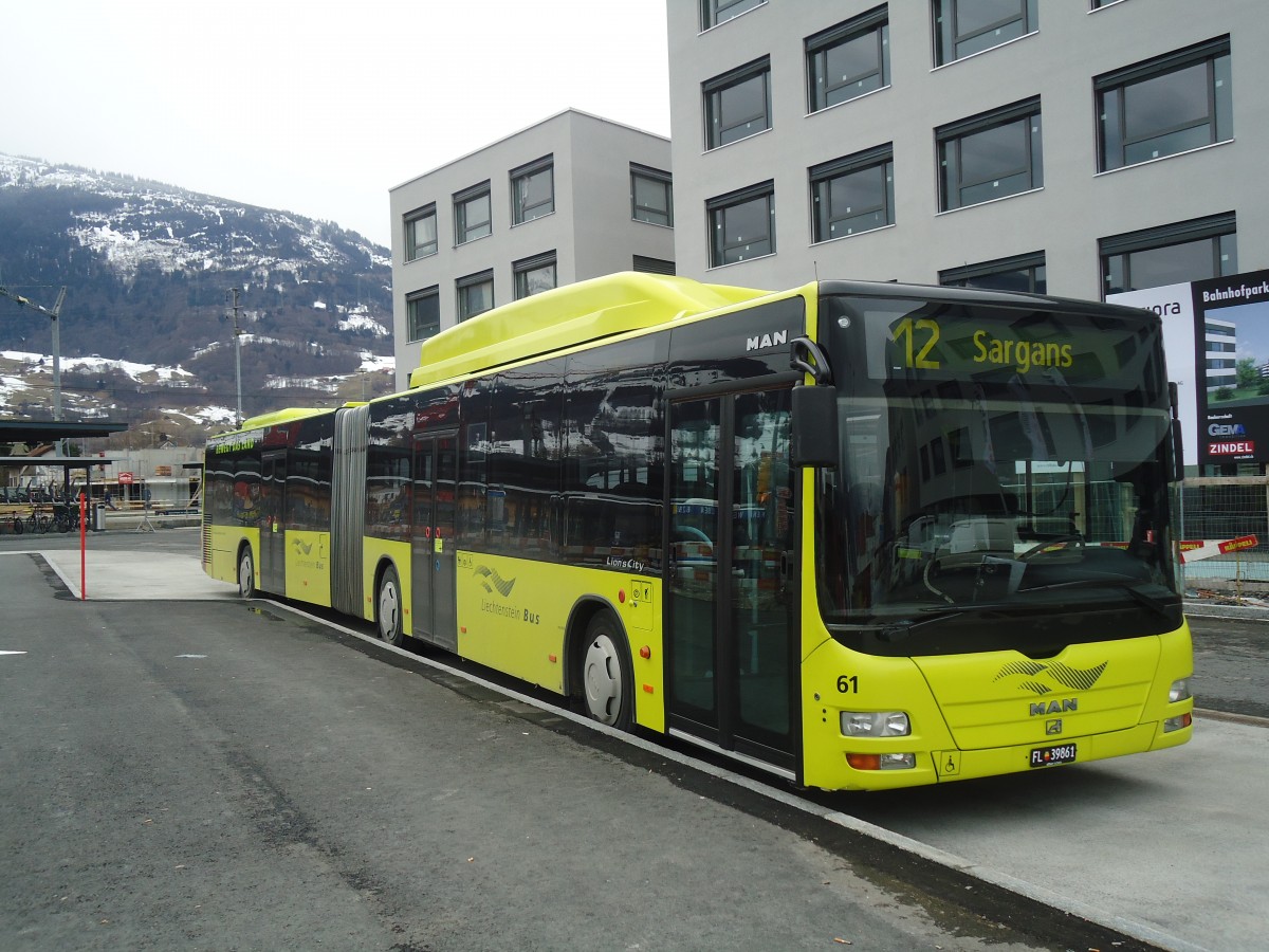 (137'942) - Aus Liechtenstein: LBA Vaduz - Nr. 61/FL 39'861 - MAN (ex Matt, Mauren Nr. 17) am 5. Mrz 2012 beim Bahnhof Sargans