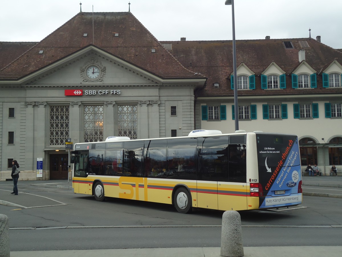 (138'419) - STI Thun - Nr. 113/BE 700'113 - MAN am 4. April 2012 beim Bahnhof Thun