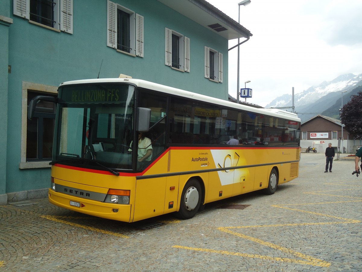 (140'349) - Barenco, Faido - TI 13'747 - Setra am 1. Juli 2012 beim Bahnhof Airolo