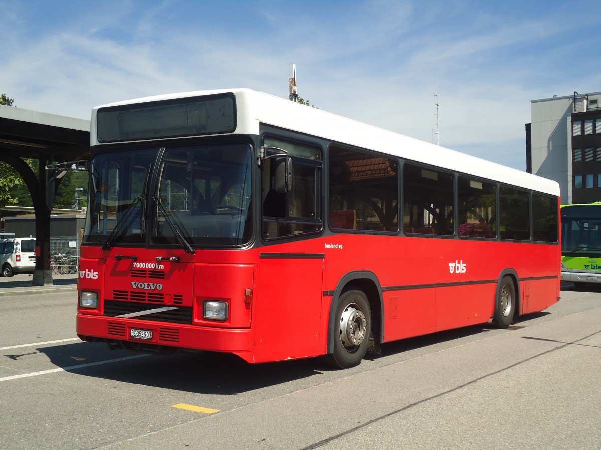 (141'107) - Busland, Burgdorf - Nr. 24/BE 352'903 - Volvo/Lauber (ex AAGK Koppigen Nr. 4) am 15. August 2012 beim Bahnhof Burgdorf