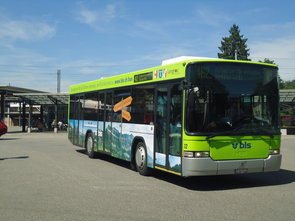 (141'123) - Busland, Burgdorf - Nr. 32/BE 567'512 - Volvo/Hess (ex AAGK Koppigen Nr. 12) am 15. August 2012 beim Bahnhof Burgdorf