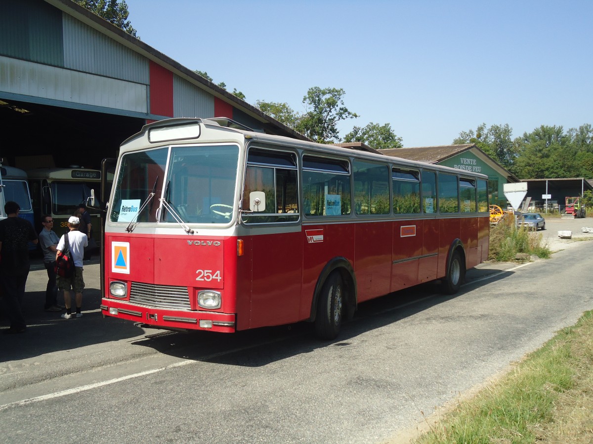 (141'272) - Zivilschutz, Winterthur (Rtrobus) - Nr. 254/VD 722'000 - Volvo/Tscher (ex WV Winterthur Nr. 254) am 19. August 2012 in Yvonand, Halle TVS