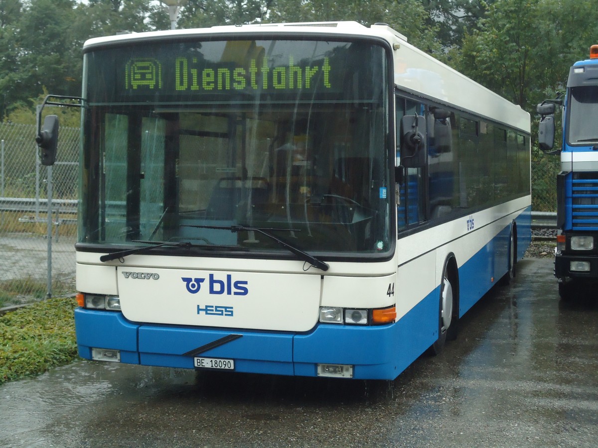 (141'444) - Busland, Burgdorf - Nr. 44/BE 18'090 - Volvo/Hess (ex VBL Luzern Nr. 62) am 1. September 2012 in Langnau, Garage