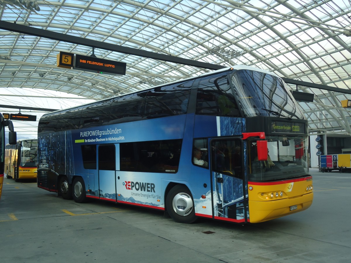 (141'584) - PostAuto Graubnden - GR 162'999 - Neoplan am 15. September 2012 in Chur, Postautostation