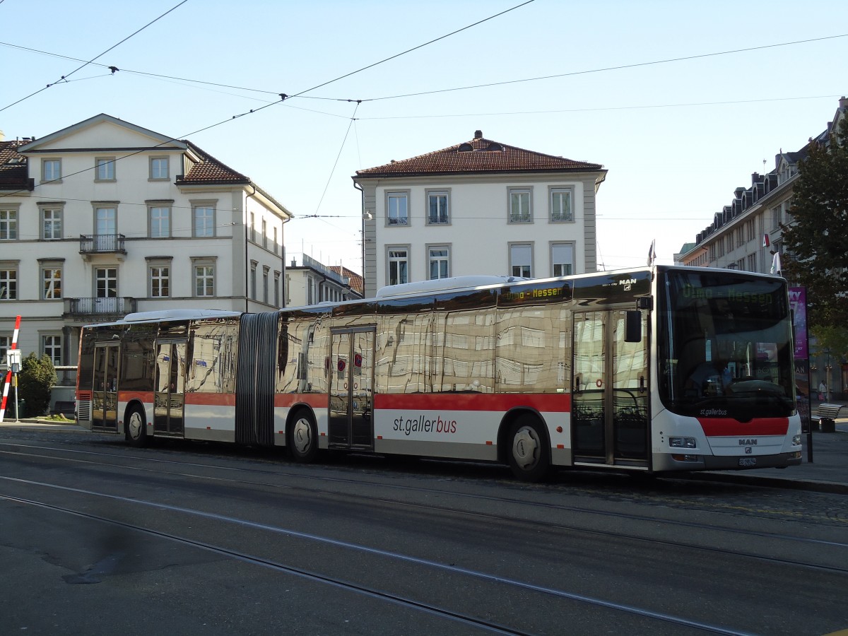 (141'947) - St. Gallerbus, St. Gallen - Nr. 294/SG 198'294 - MAN am 20. Oktober 2012 beim Bahnhof St. Gallen