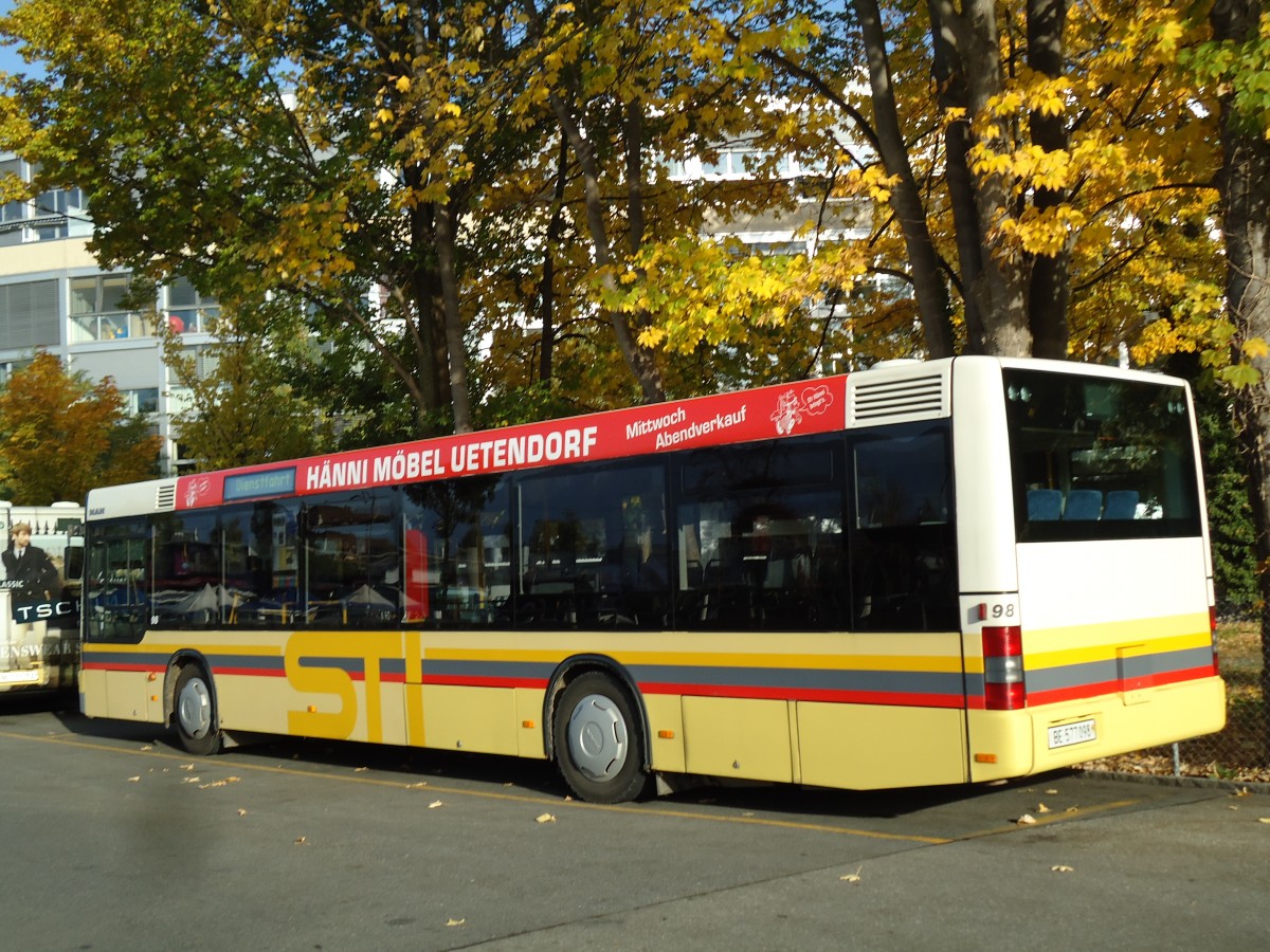 (142'074) - STI Thun - Nr. 98/BE 577'098 - MAN am 22. Oktober 2012 bei der Schifflndte Thun