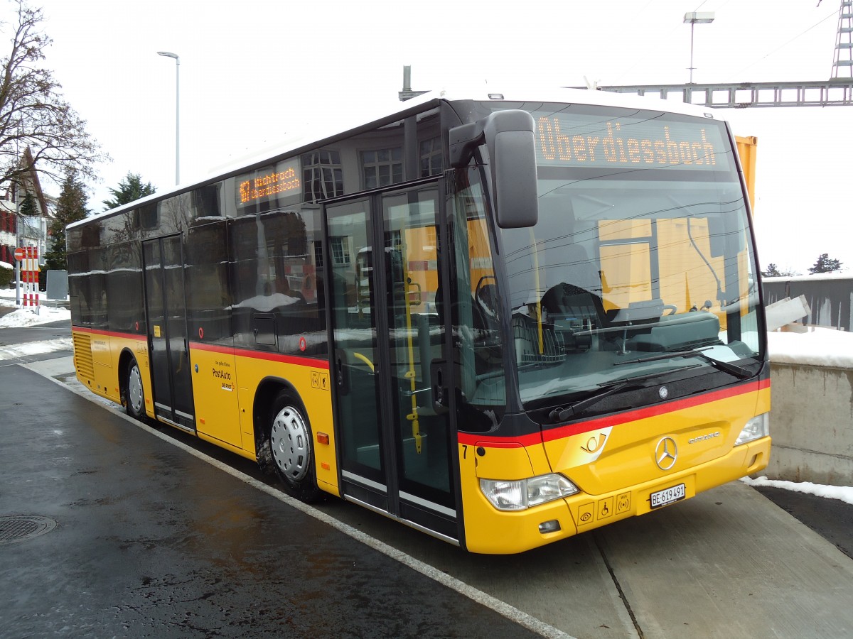 (142'453) - Lengacher, Wichtrach - Nr. 7/BE 619'491 - Mercedes am 10. Dezember 2012 beim Bahnhof Mnsingen