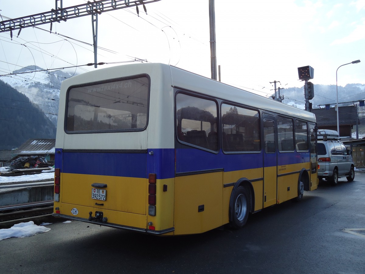 (142'906) - Ueltschi, Zweisimmen - BE 392'572 - MAN/Lauber (ex Thepra, Stans Nr. 22; ex TSB Seelisberg) am 2. Januar 2013 beim Bahnhof Zweisimmen