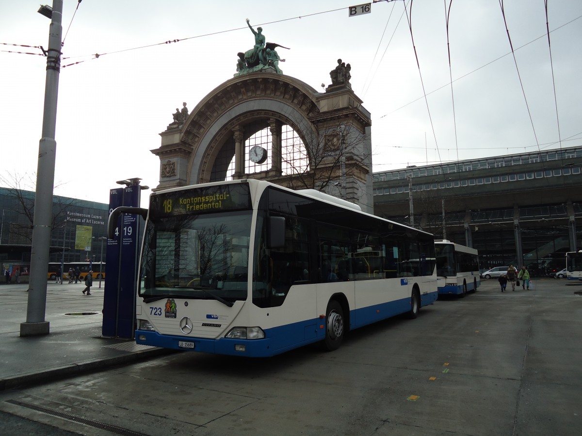 (142'958) - VBL Luzern - Nr. 723/LU 15'689 - Mercedes (ex Heggli, Kriens Nr. 723) am 5. Januar 2013 beim Bahnhof Luzern