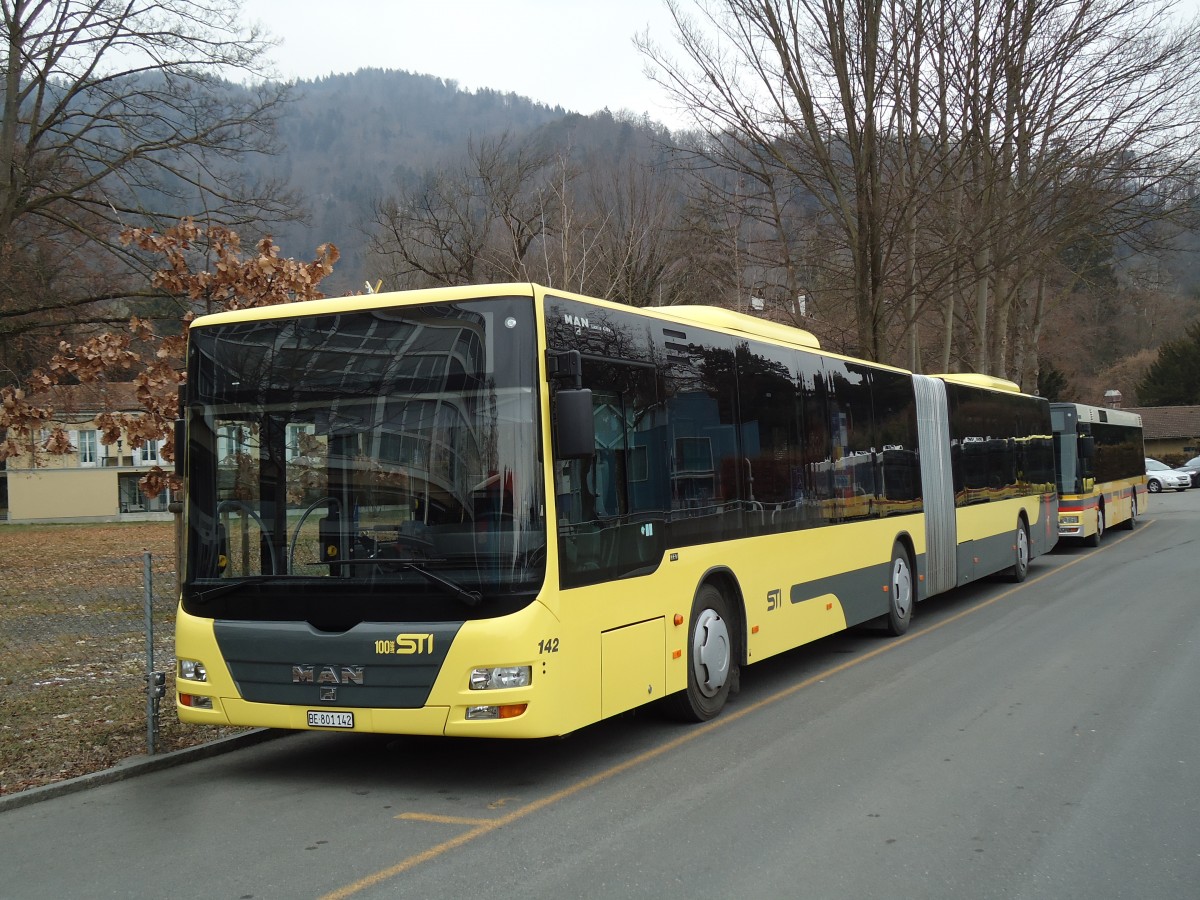 (143'115) - STI Thun - Nr. 142/BE 801'142 - MAN am 24. Januar 2013 bei der Schifflndte Thun