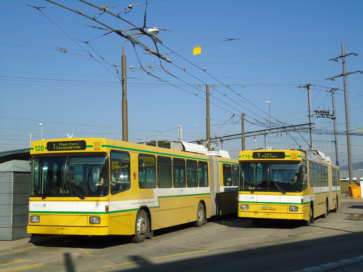 (143'297) - transN, La Chaux-de-Fonds - Nr. 120 + 116 - NAW/Hess Gelenktrolleybusse (ex TN Neuchtel Nr. 120 + 116) am 19. Februar 2013 beim Bahnhof Marin