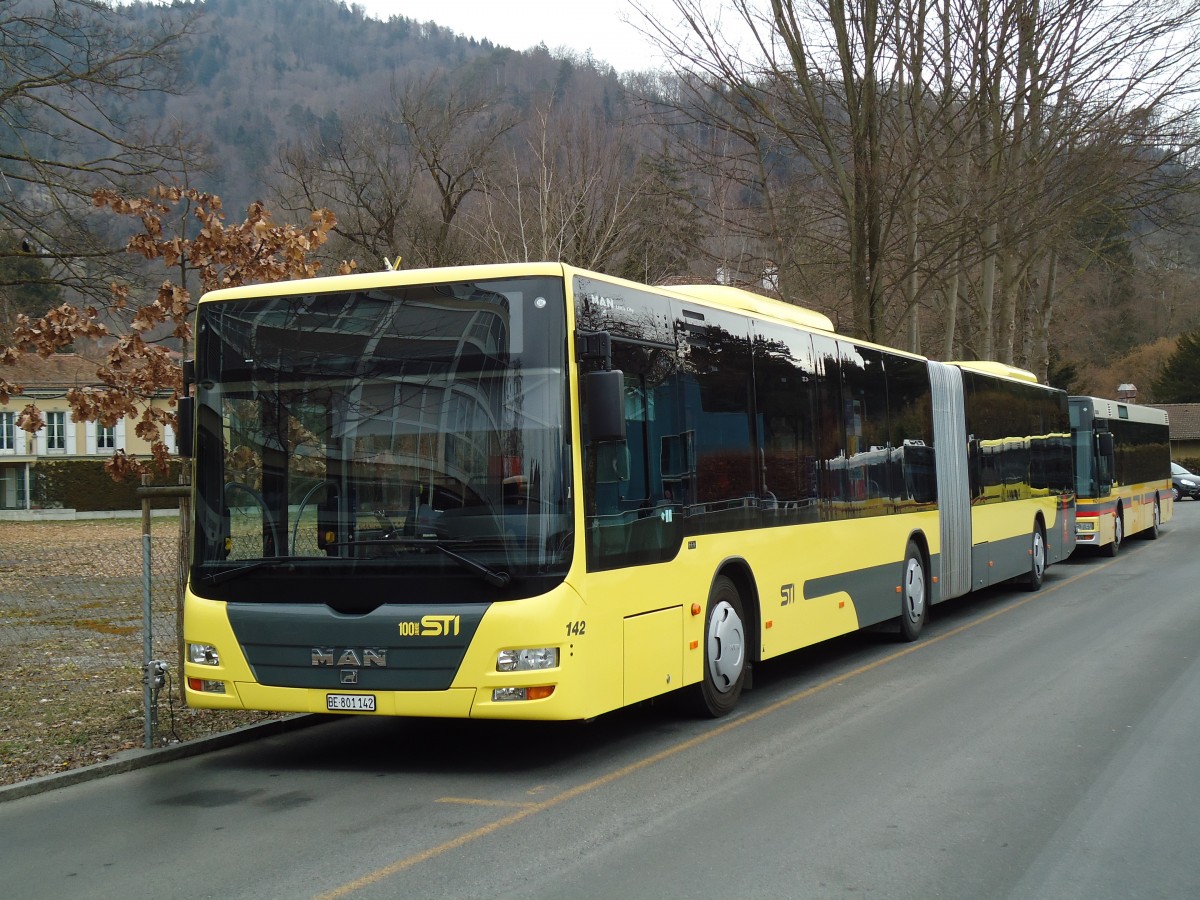 (143'459) - STI Thun - Nr. 142/BE 801'142 - MAN am 8. Mrz 2013 bei der Schifflndte Thun