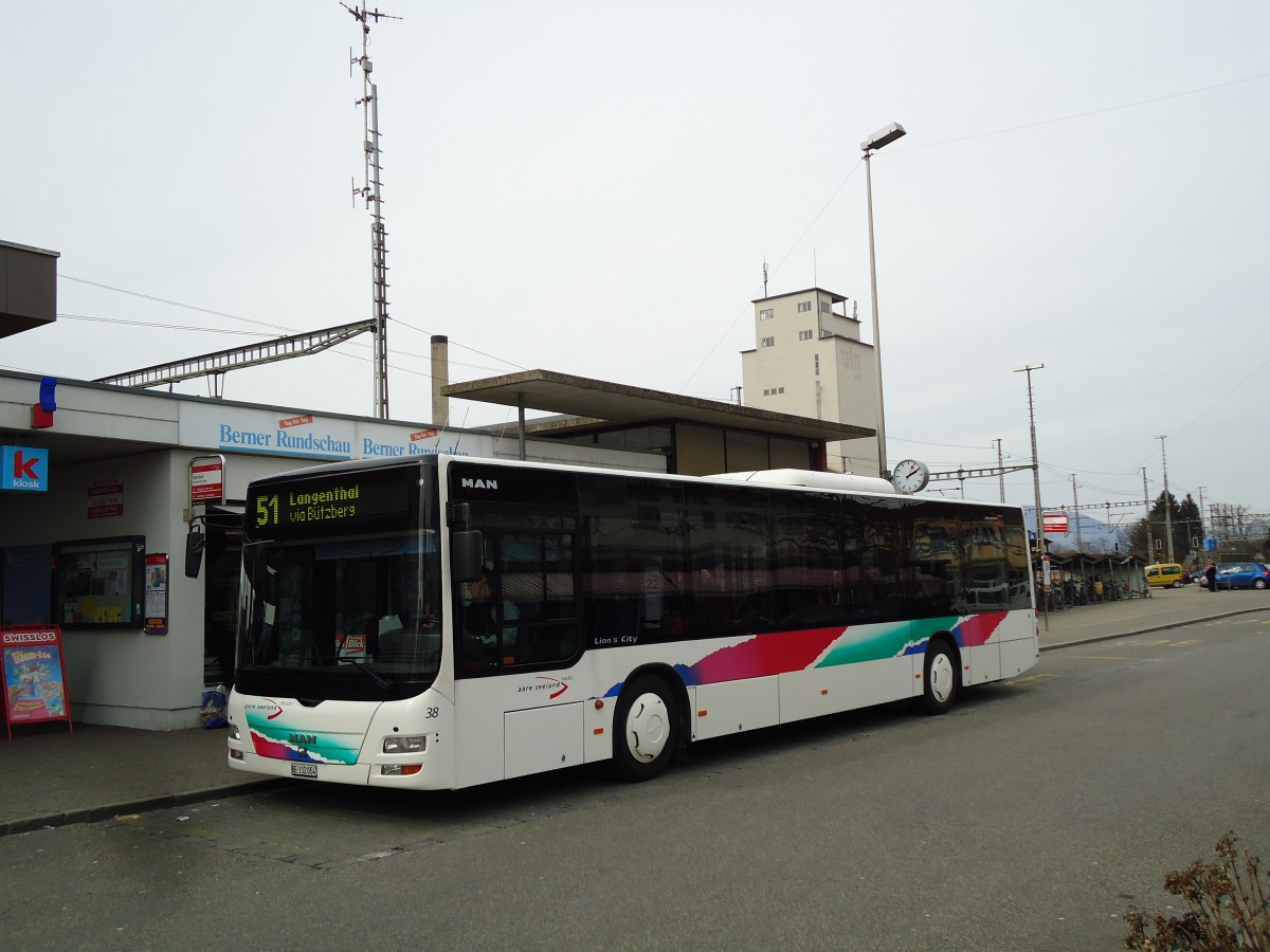 (143'496) - ASm Langenthal - Nr. 38/BE 132'054 - MAN am 16. Mrz 2013 beim Bahnhof Herzogenbuchsee