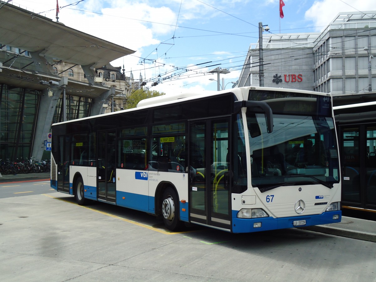 (144'349) - VBL Luzern - Nr. 67/LU 15'729 - Mercedes am 19. Mai 2013 beim Bahnhof Luzern