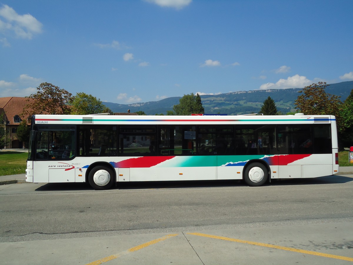 (146'775) - ASm Langenthal - Nr. 27/BE 421'323 - MAN am 31. August 2013 beim Bahnhof Wangen a.A.