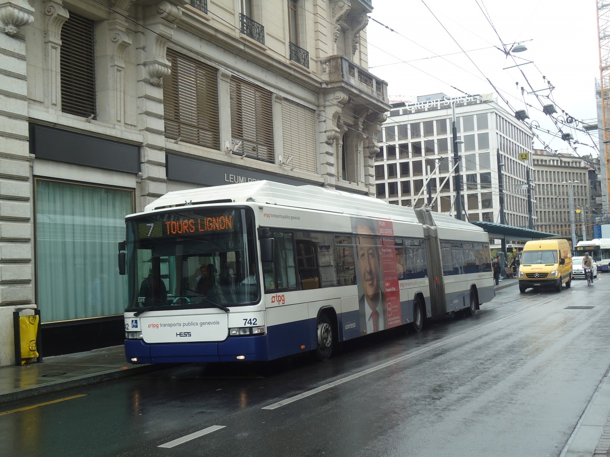 (147'182) - TPG Genve - Nr. 742 - Hess/Hess Gelenktrolleybus am 16. September 2013 in Genve, Bel-Air