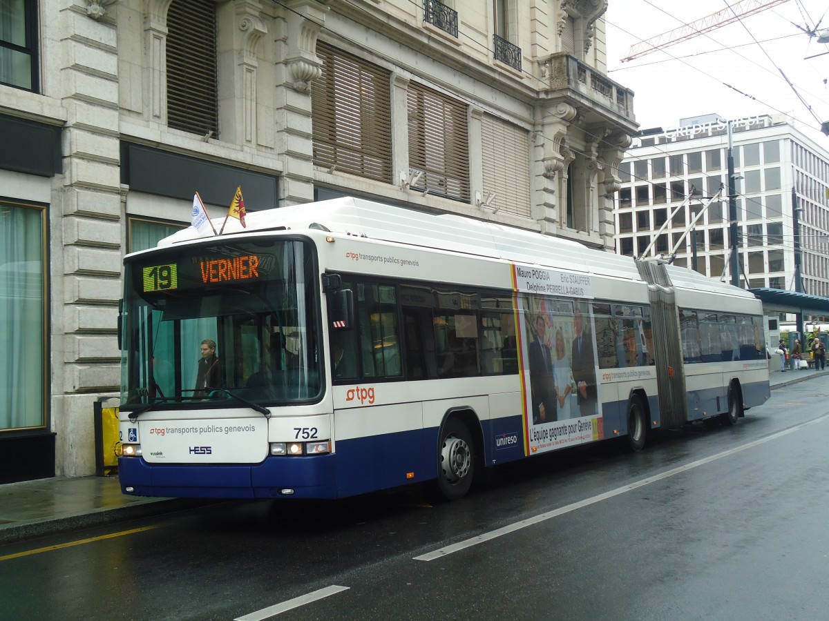 (147'195) - TPG Genve - Nr. 752 - Hess/Hess Gelenktrolleybus am 16. September 2013 in Genve, Bel-Air