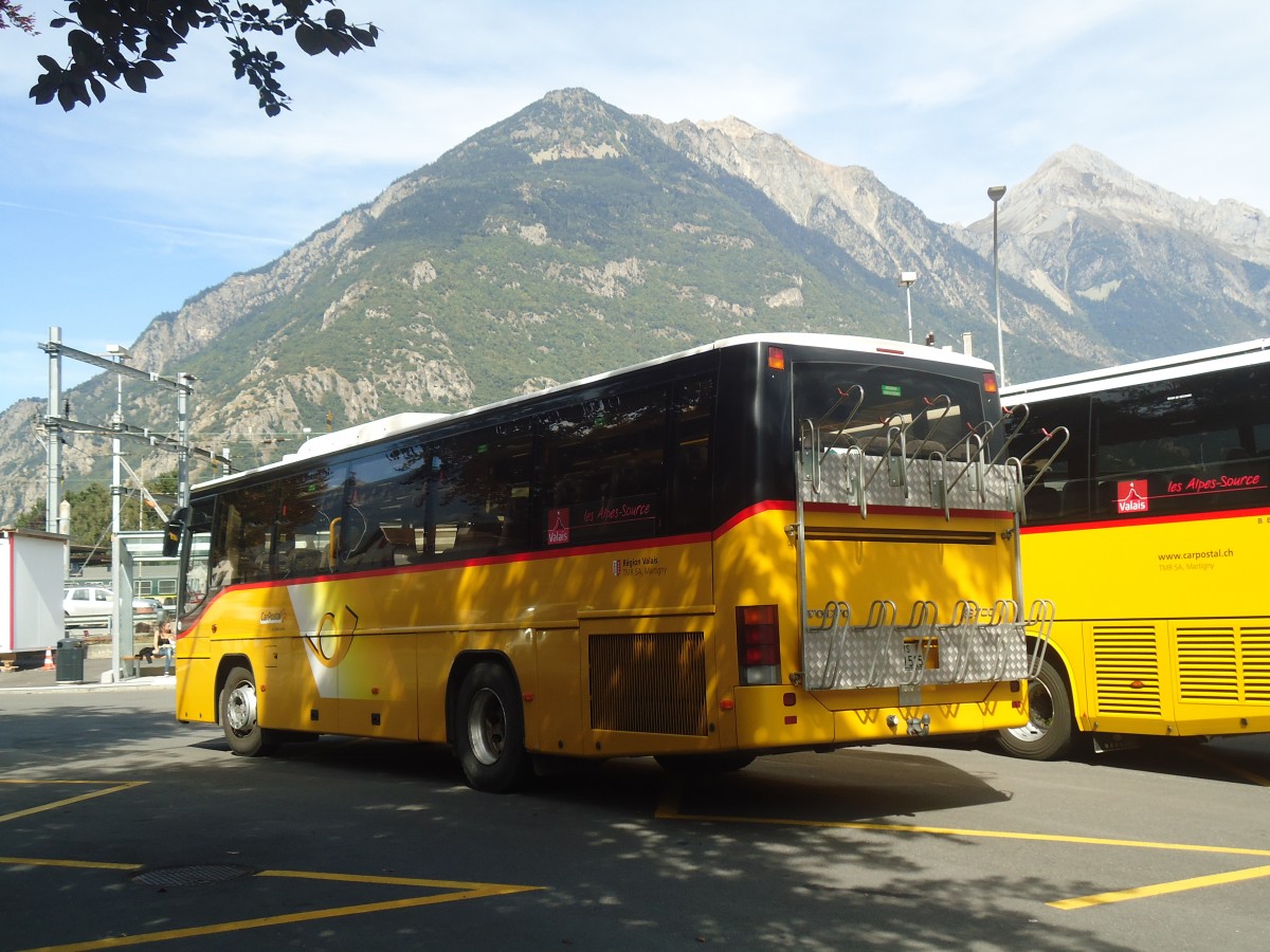 (147'330) - TMR Martigny - Nr. 130/VS 219'515 - Volvo am 22. September 2013 beim Bahnhof Martigny