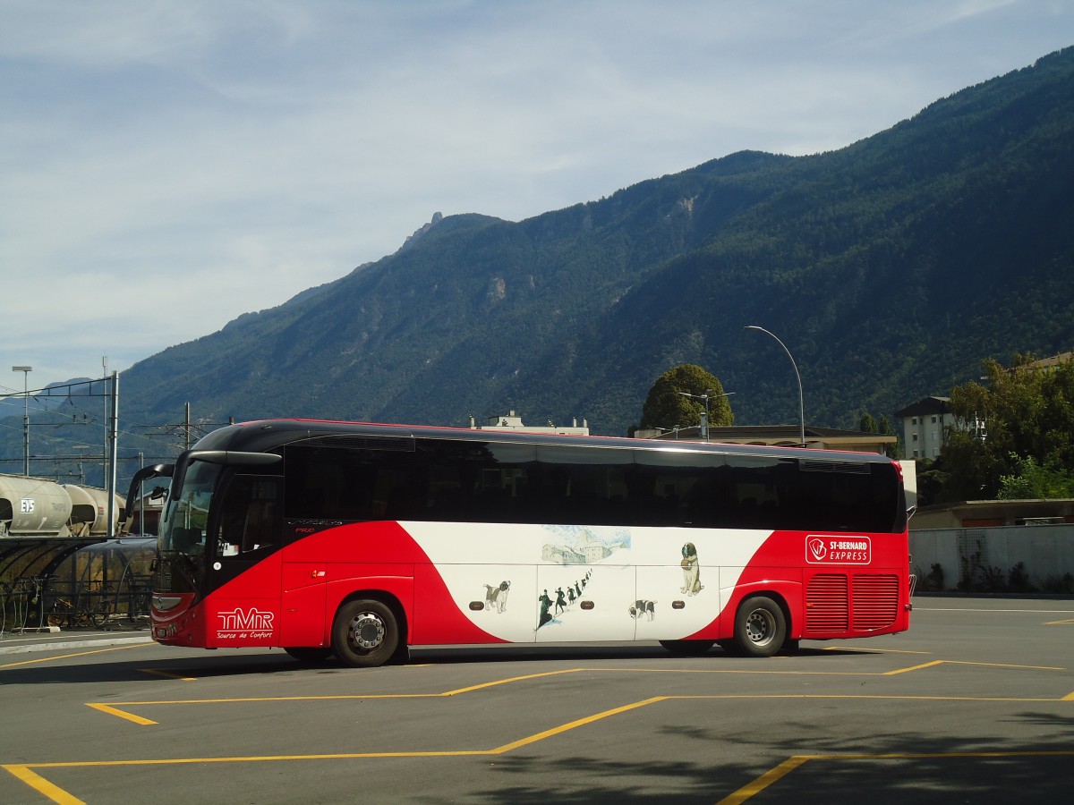 (147'332) - TMR Martigny - Nr. 9/VS 30'055 - Irisbus am 22. September 2013 beim Bahnhof Martigny