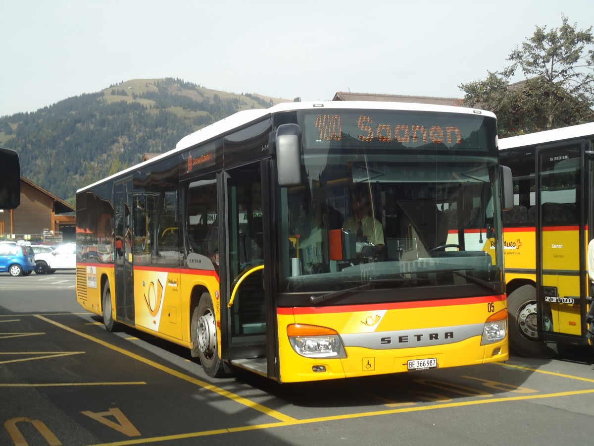 (147'393) - Kbli, Gstaad - Nr. 5/BE 366'987 - Setra am 28. September 2013 beim Bahnhof Gstaad