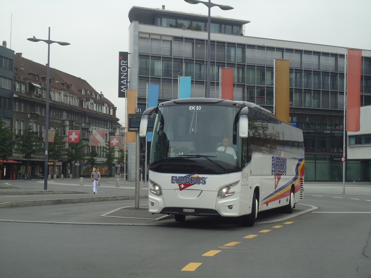 (147'401) - Knecht, Windisch - Nr. 53/AG 201'281 - VDL am 29. September 2013 beim Bahnhof Thun