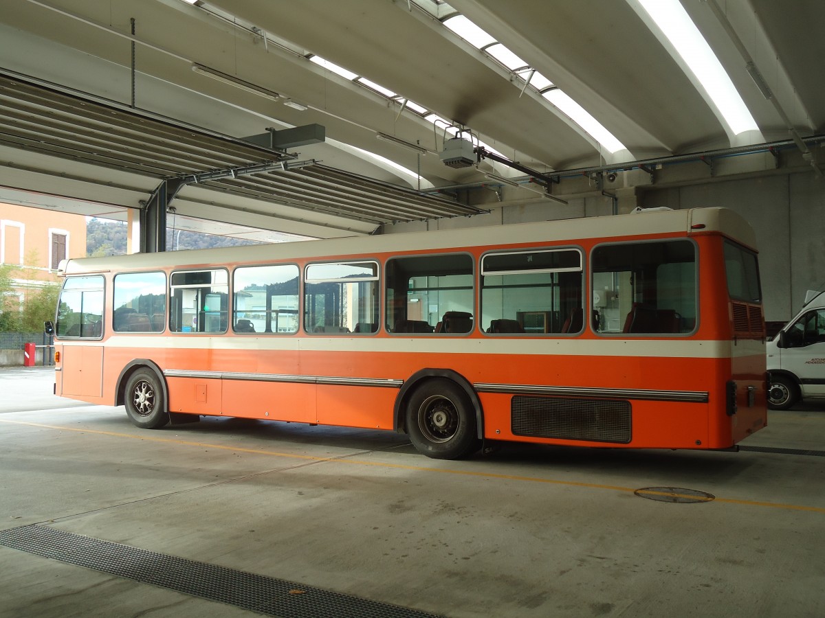 (147'798) - AMSA Chiasso - Nr. 17/TI 145'617 - Saurer/Hess am 6. November 2013 in Balerna, Rimessa