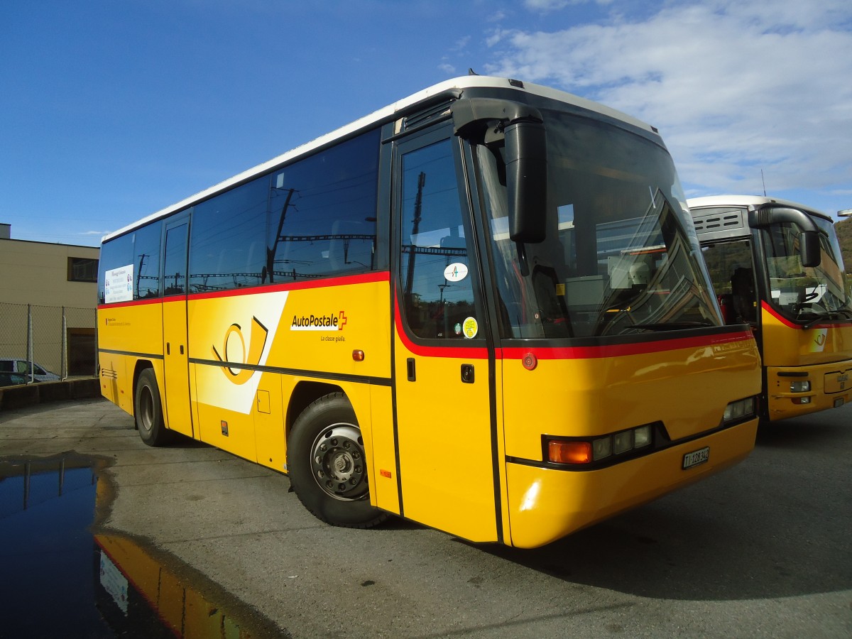 (147'840) - Autopostale, Mendrisio - TI 128'342 - Neoplan am 6. November 2013 in Mendrisio, Garage