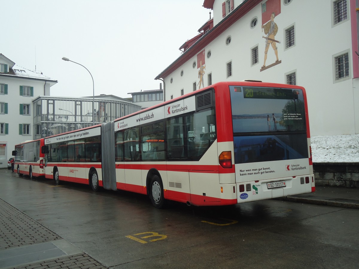 (148'139) - AAGS Schwyz - Nr. 17/SZ 10'117 - Mercedes am 23. November 2013 in Schwyz, Post