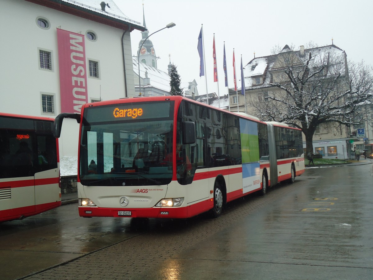 (148'148) - AAGS Schwyz - Nr. 31/SZ 24'231 - Mercedes am 23. November 2013 in Schwyz, Post