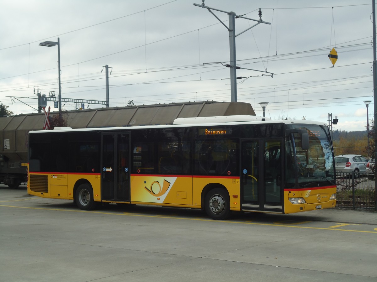 (148'163) - Klopfstein, Laupen - Nr. 5/BE 316'773 - Mercedes am 25. November 2013 beim Bahnhof Ddingen