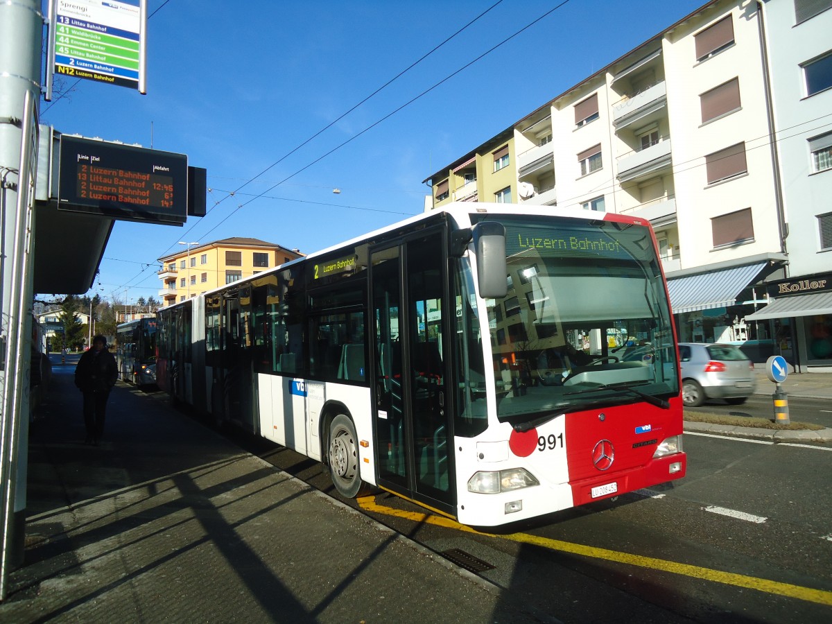 (148'533) - VBL Luzern - Nr. 991/LU 208'452 - Mercedes (ex TPF Fribourg Nr. 132) am 27. Dezember 2013 in Emmenbrcke, Sprengi