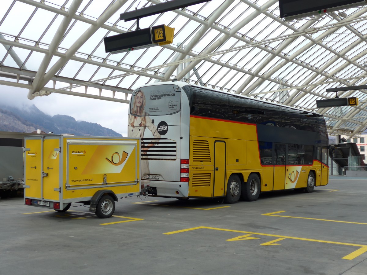 (149'113) - PostAuto Graubnden - GR 162'999 - Neoplan am 1. Mrz 2014 in Chur, Postautostation