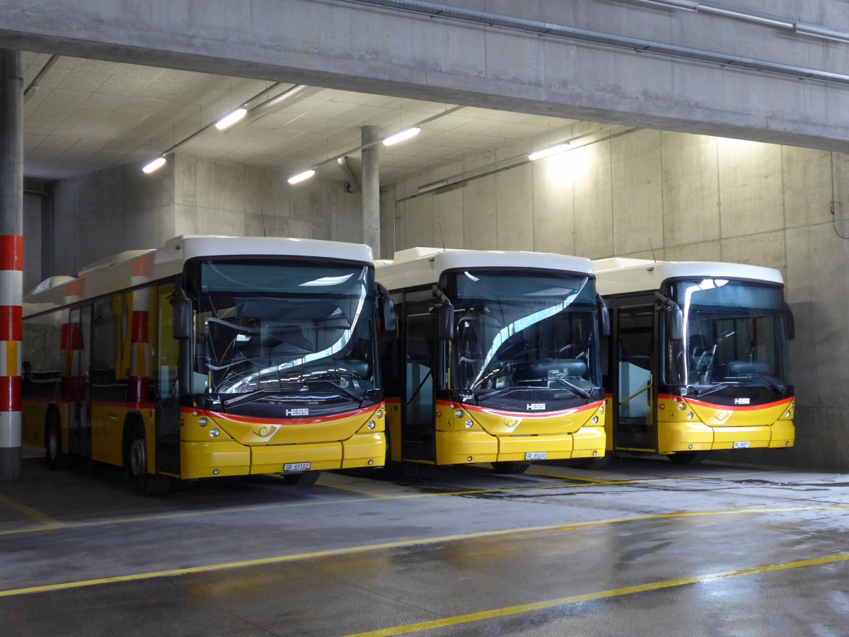 (149'120) - PostAuto Graubnden GR 69'102 + GR 85'630 + GR 86'897 - Scania/Hess am 1. Mrz 2014 in Chur, Garage