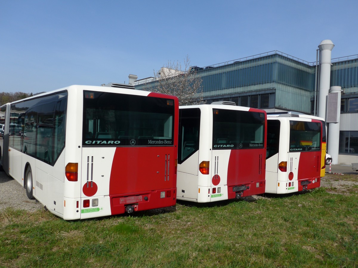 (149'548) - VBL Luzern - Nr. 991 - Mercedes (ex TPF Fribourg Nr. 132) + Nr. 993 - Mercedes (ex TPF Fribourg Nr. 131) + Nr. 992 - Mercedes (ex TPF Fribourg Nr. 139) am 31. Mrz 2014 in Kloten, EvoBus