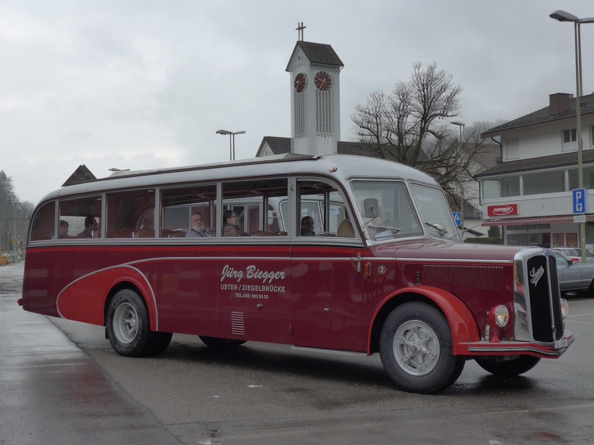 (149'588) - Biegger, Uster - Nr. 2/GL 1393 - Saurer/Lauber (ex Tlverbier, Verbier Nr. 2; ex Weerkbus; ex Rey, Ayent) am 6. April 2014 beim Bahnhof Bauma